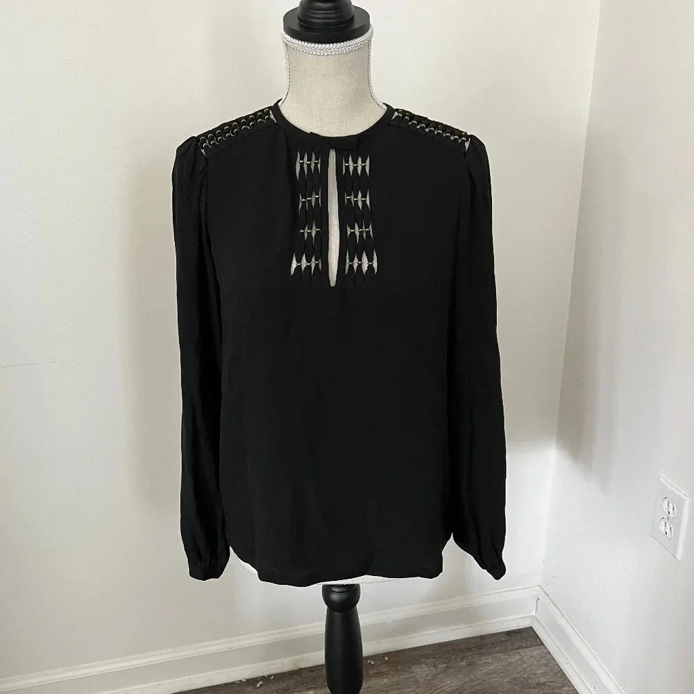 Diane Von Furstenberg Size 2 Black Silk Grommet Florina Top